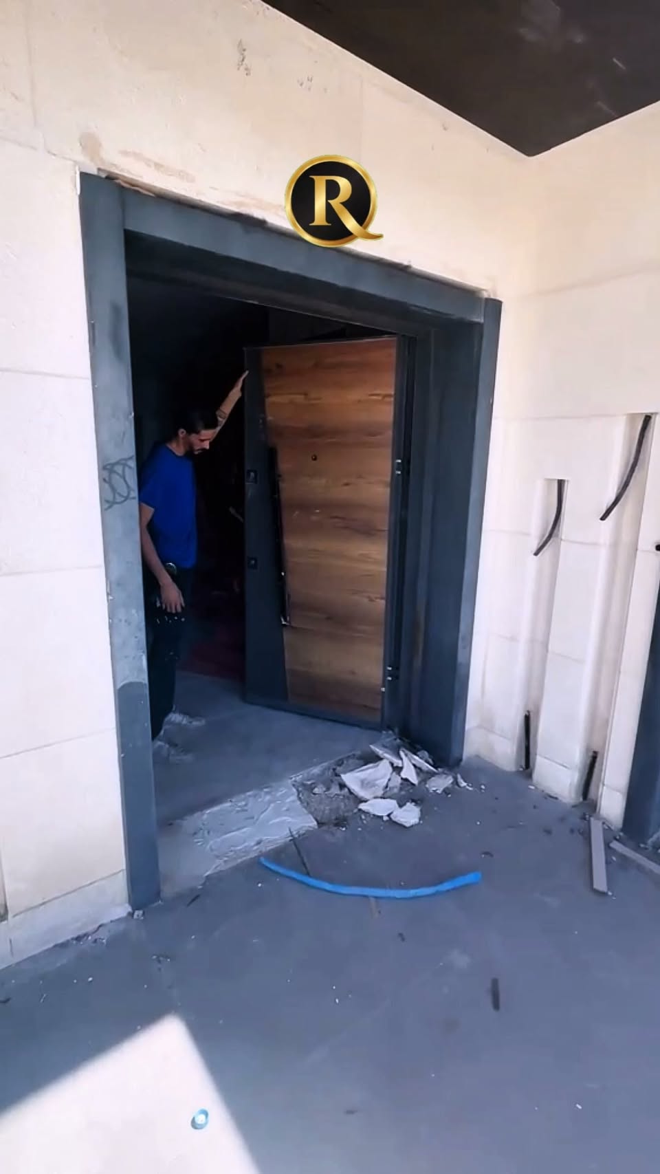 لقطة من فيديو مؤسسة الربيع تظهر عرض أحد الأبواب